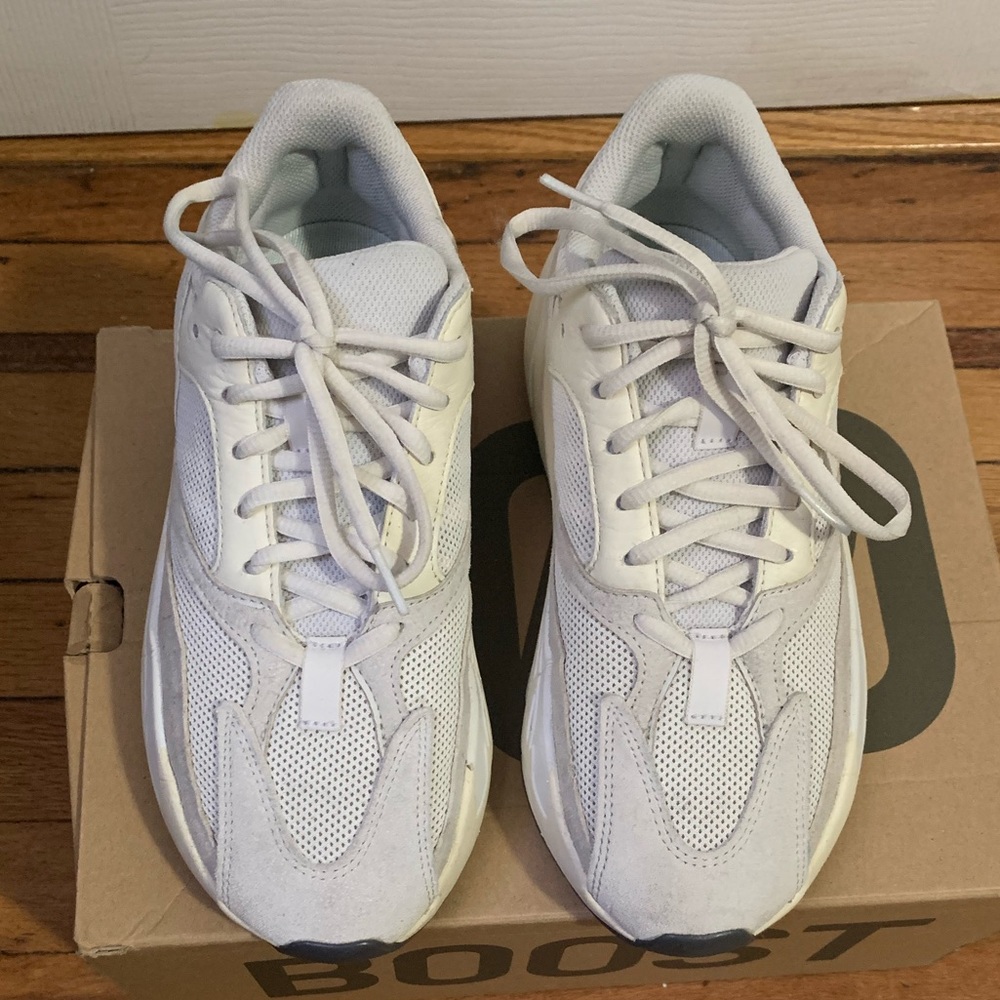 Yeezy boost 700 Adidas
